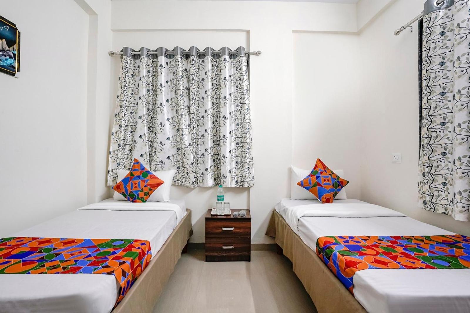 Hotel Comfort Caves Nashik Exteriör bild