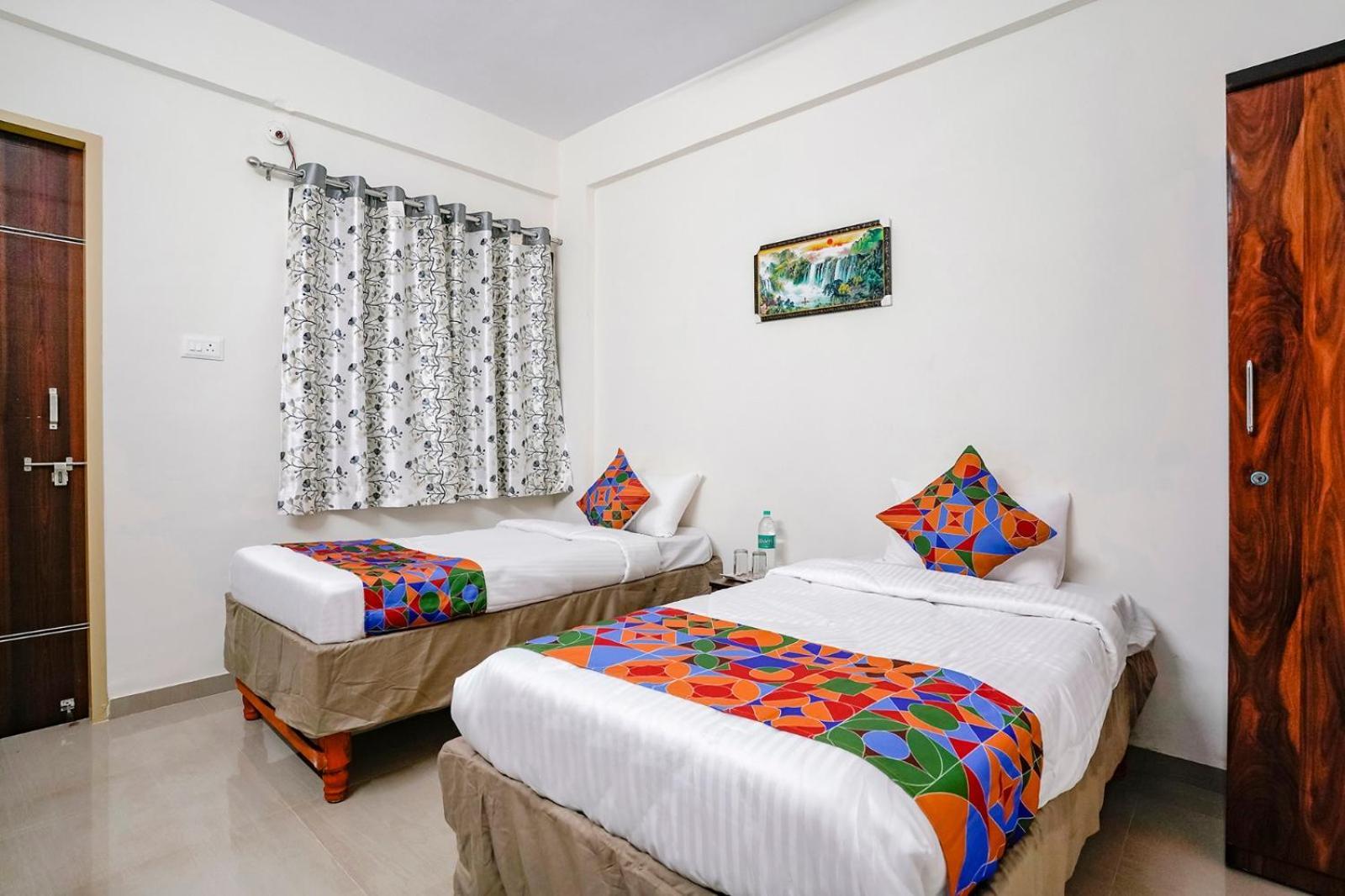 Hotel Comfort Caves Nashik Exteriör bild