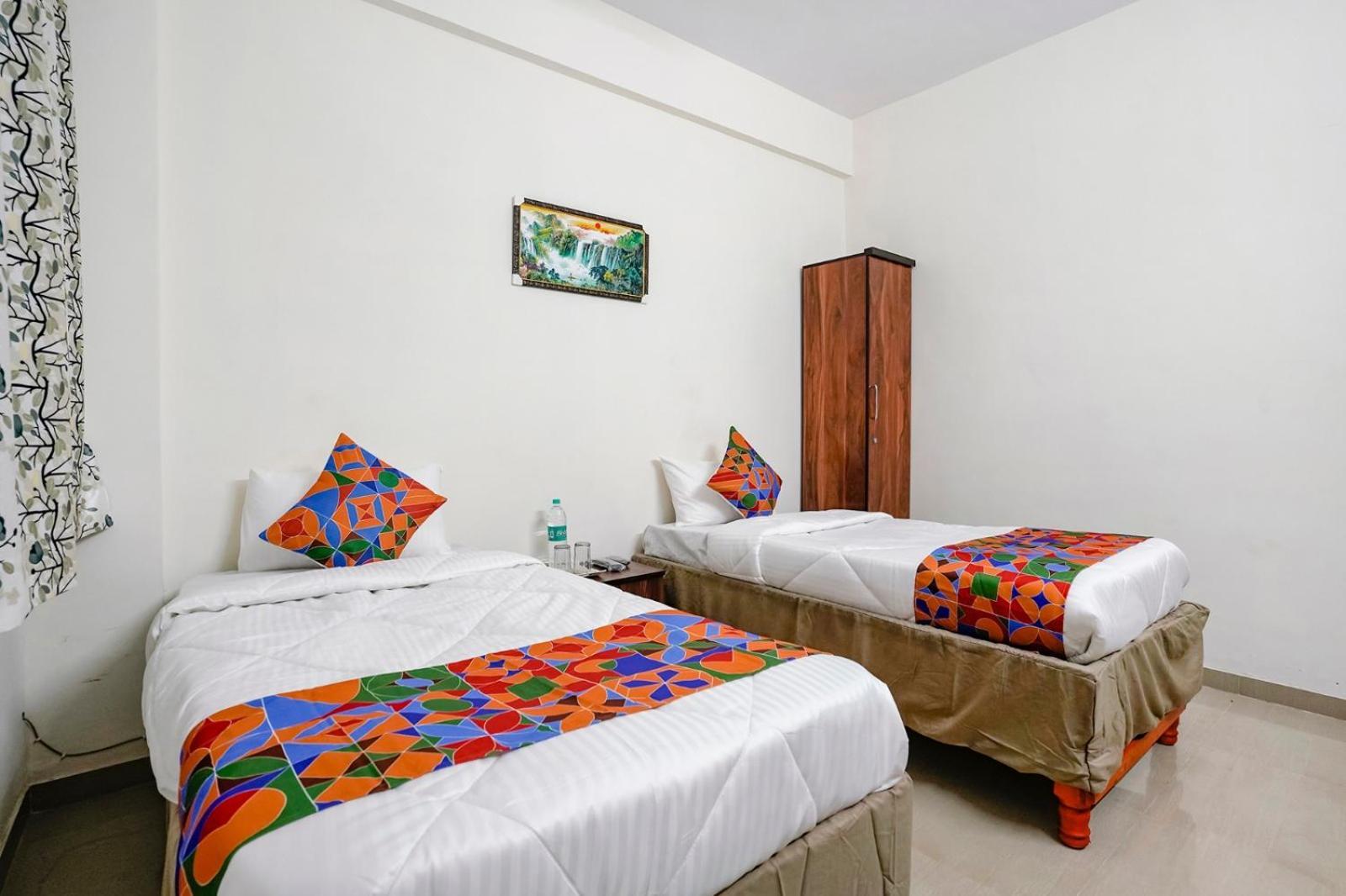 Hotel Comfort Caves Nashik Exteriör bild